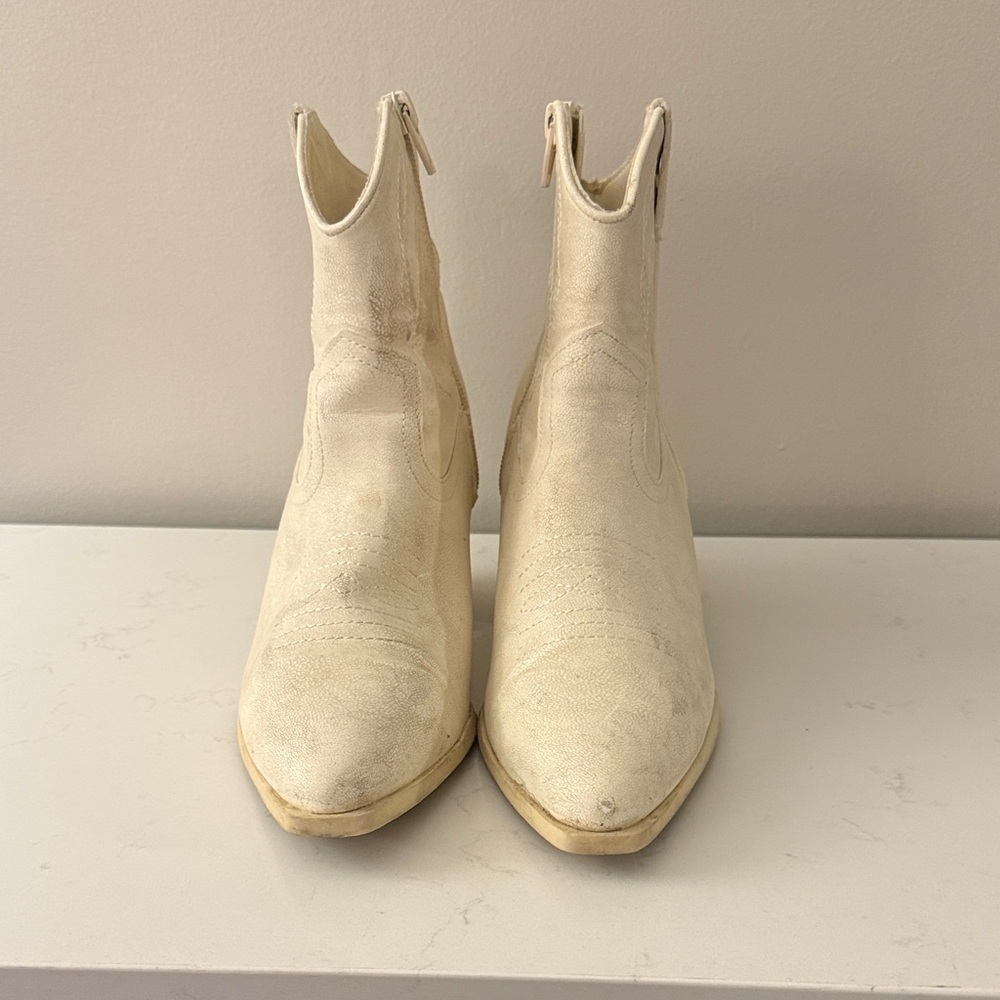 Women's MIA Monochromatic Cream Zip Up Ankle Cowboy Western Boots size 6 - Picture 3 of 8